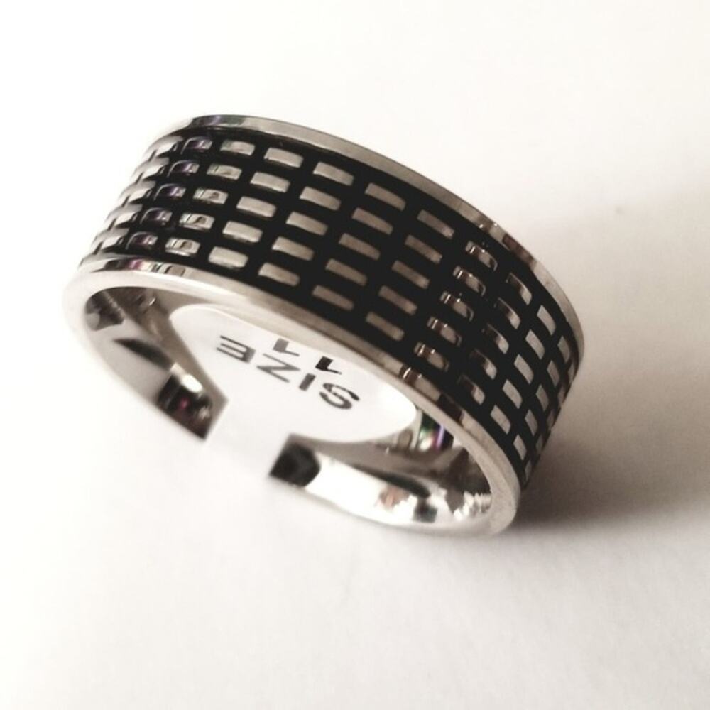 New stainless steel two tone ring size 9